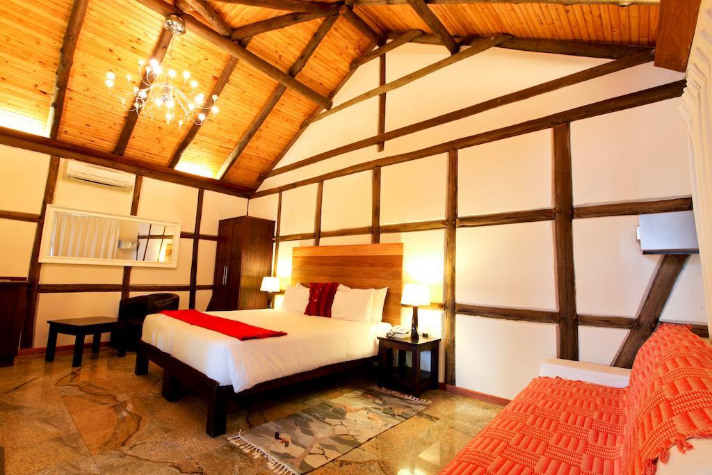 Roof Of Africa Hotel Windhoek Exterior foto